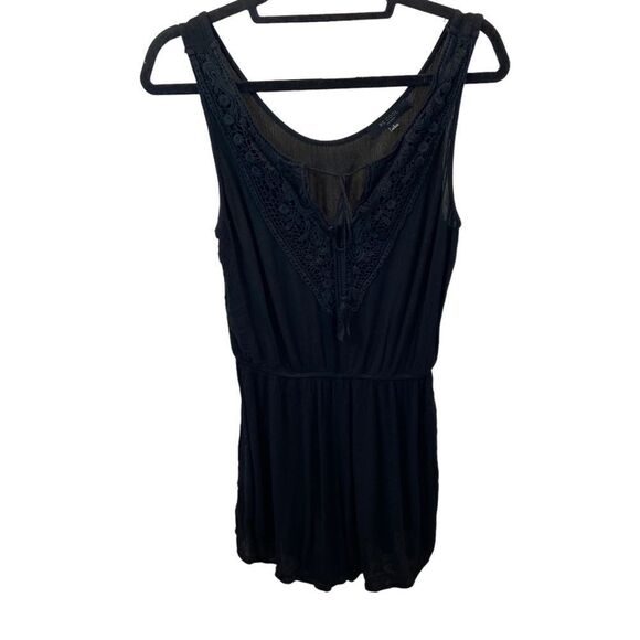 Ladies BE COOL Brand Black Crepe Crochet Detail Romper Size Large - Picture 2 of 11